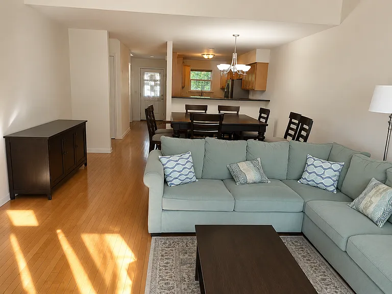 53 Stonington Cir — Photo 3