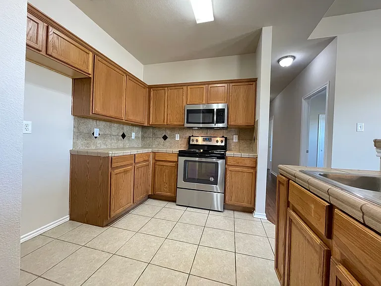 5900 Lovingham Ct — Photo 27