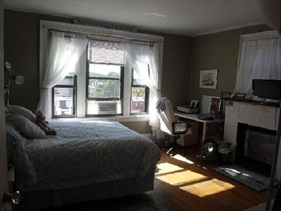 3rd image of 444 Park Dr #193