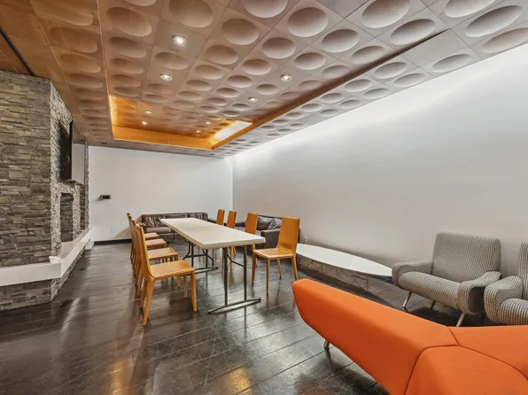 99 John Street image 24 of 25