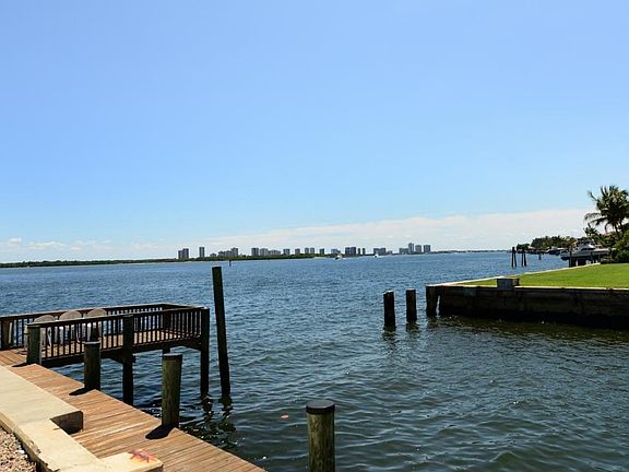 3rd image of 68 Yacht Club Dr APT 19