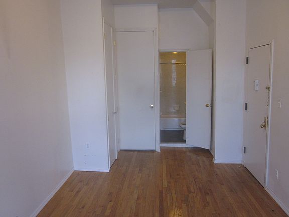 2nd image of 220 Boerum St #1LF