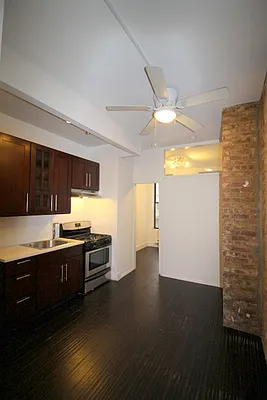 Rented by The Dermot Realty Management Company | media 27