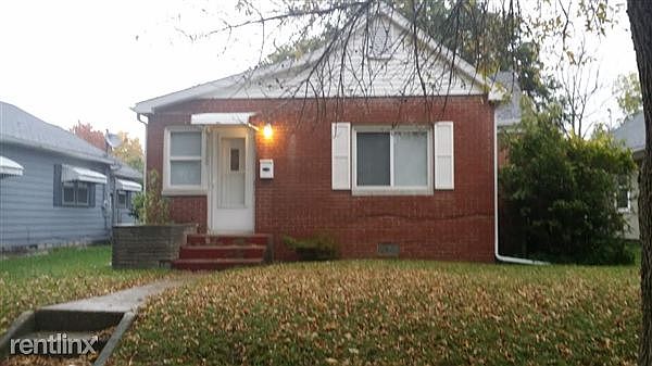 1220 S Locke