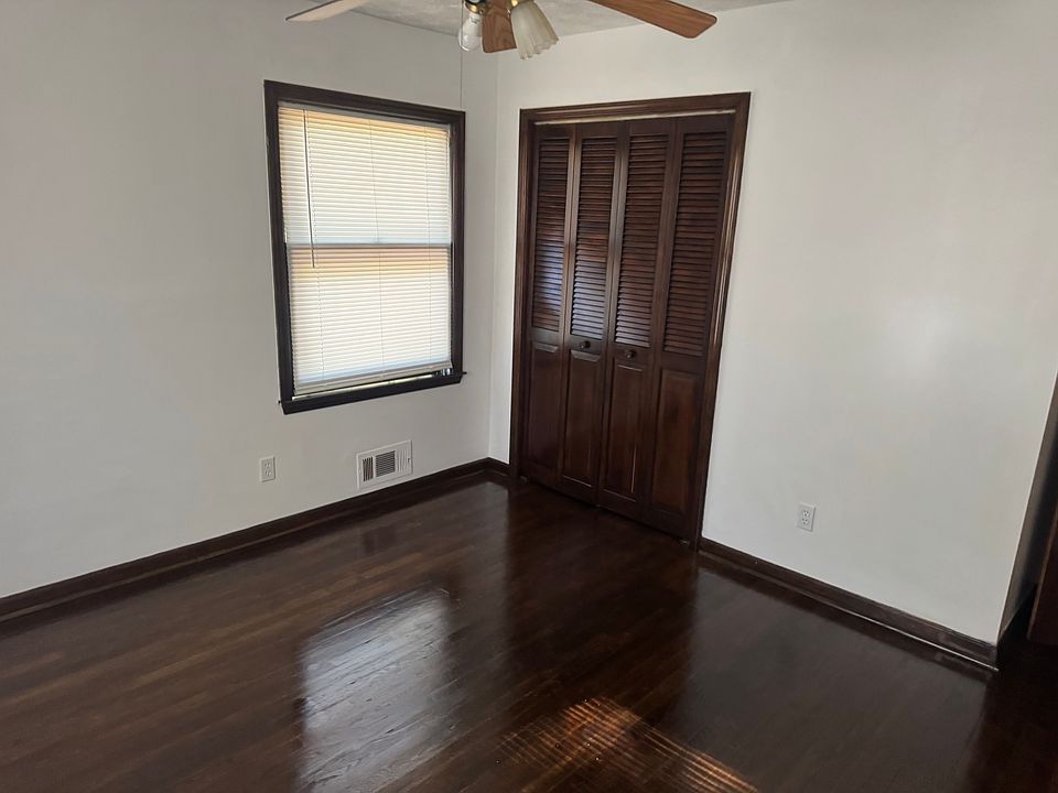1st image of 1657 Adrian Dr