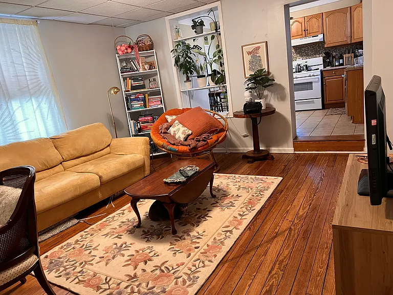 1180 Monroe Dr NE #4 — Photo 3