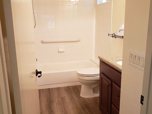 2nd image of 4121 Ohio St #10