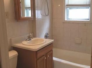 23 Arcadia Ct, Albany, NY 12205