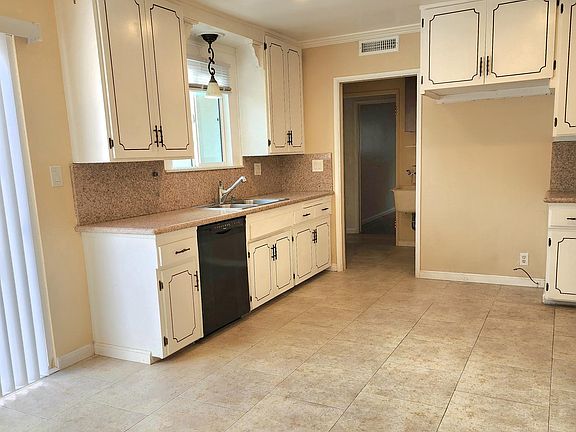 Spacious kitchen cabinets.