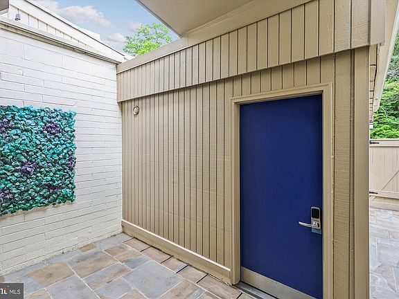 5th image of 1626 Waters Edge Ln