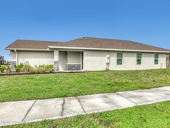 3rd image of 1029 Canfield Cir SE