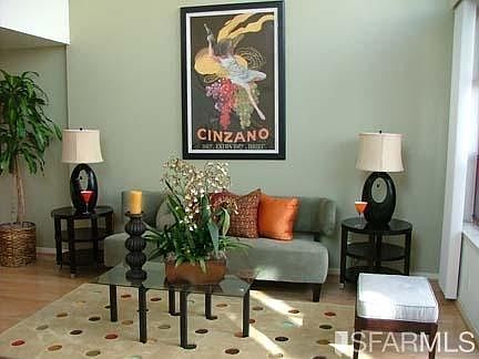 5th image of 68 McCoppin St APT 6
