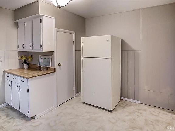 5th image of 817 Powell Ave