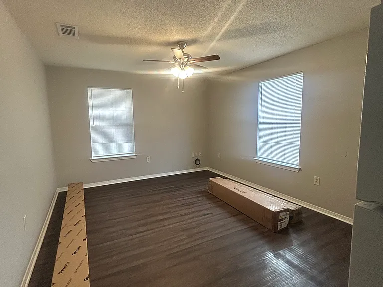 6 Georgia Dr — Photo 8