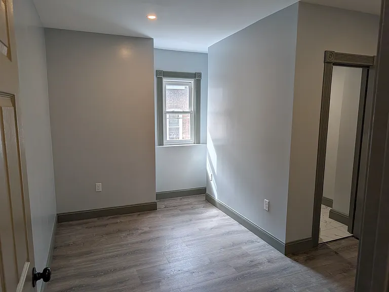5334 Dresden Way — Photo 16