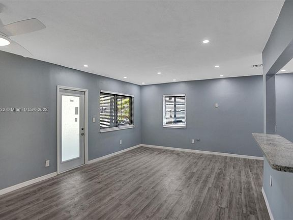 3rd image of 15601 NE 15th Pl