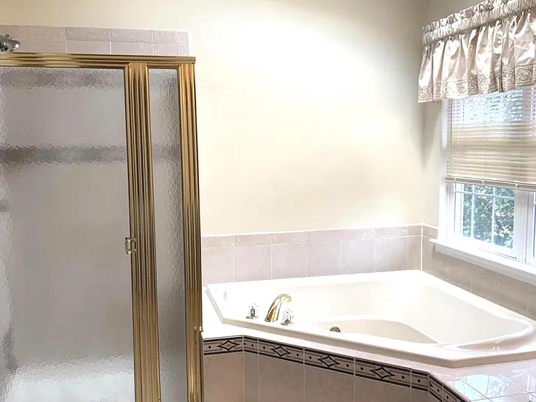 25937 Kirkwood Sq — Photo 35