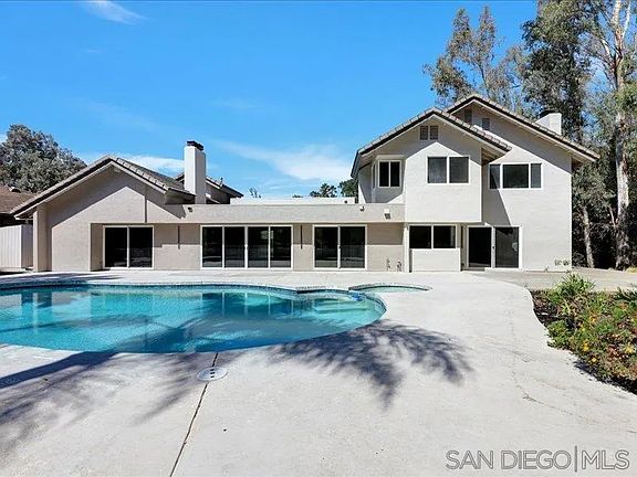 3rd image of 13378 Calle Colina