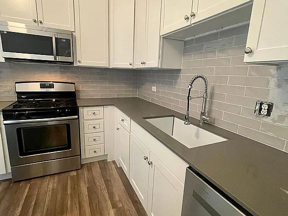 3rd image of 2370 N Elston Ave #2