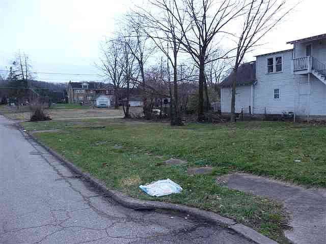 2nd image of 601 Adams Ave