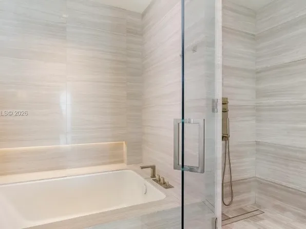 18975 Collins Ave, Sunny Isles Beach, FL