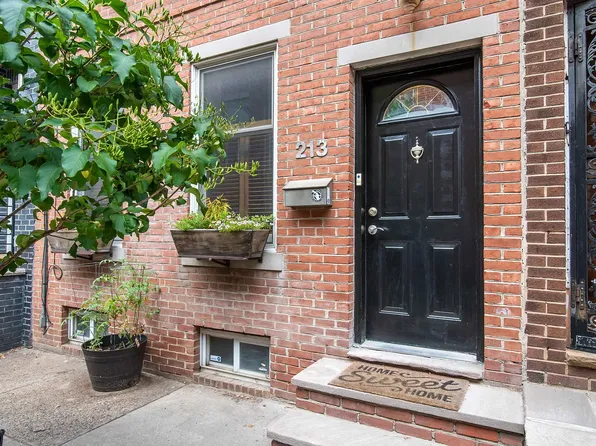 213 W George St, Philadelphia, PA 19123