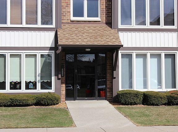 4th image of 4900 Circle Ct APT 205
