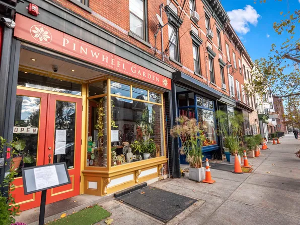 300 Communipaw Avenue image 33 of 36