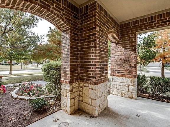 3rd image of 888 Bay Harbor Ln
