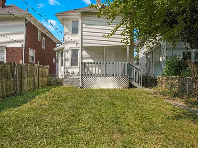 172 S Richardson Ave — Photo 25