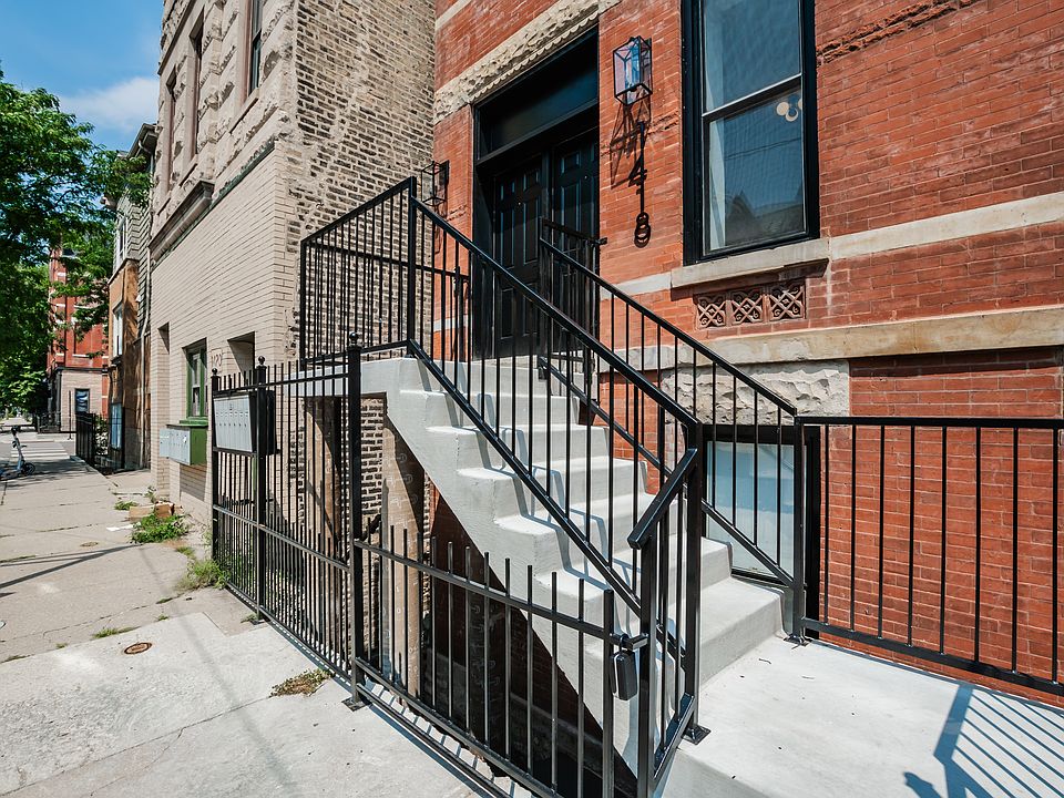 1st image of 1418 W Blackhawk St #G