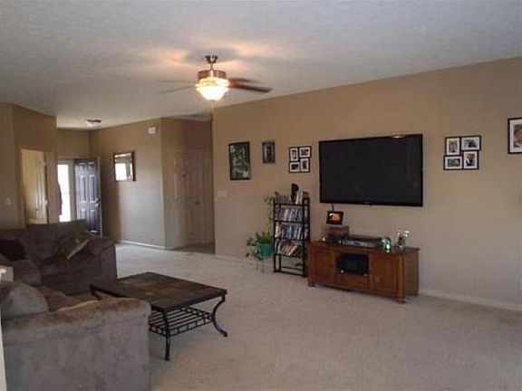 4th image of 3819 Amethyst Ct