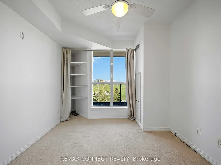 340 Watson St W #420 — Photo 18