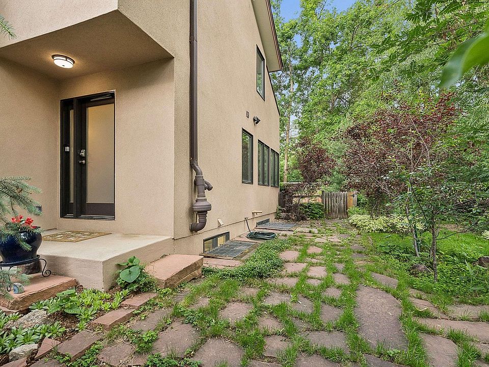 1st image of 299 Spruce Ct