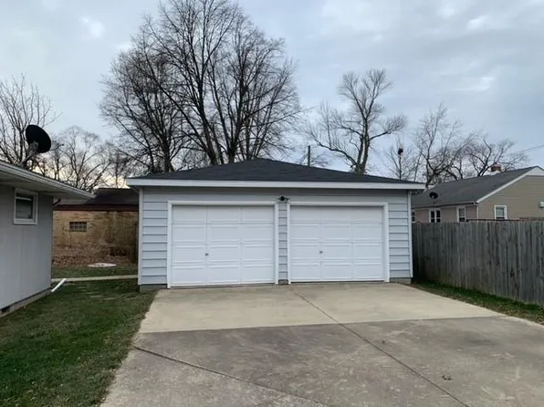 103 W King St, Sullivan, IL 61951