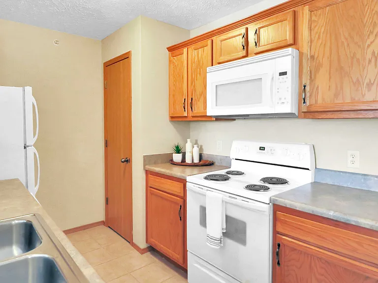 Old Stone Apartments — Photo 7