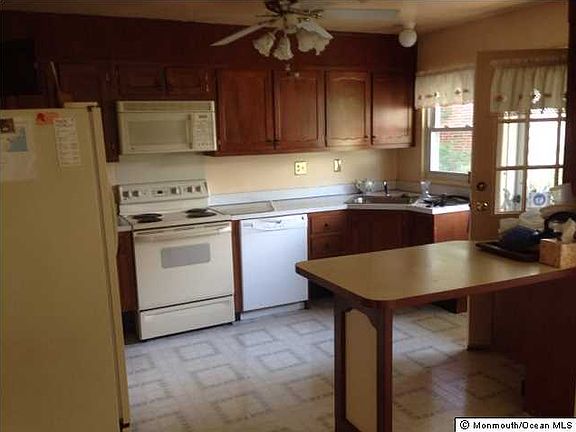 2nd image of 517A Portsmouth Dr