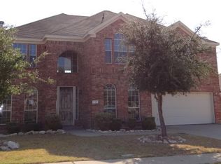 718 Oak Creek Dr, Cedar Hill, TX 75104
