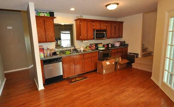 4th image of 4081 Challis Dr