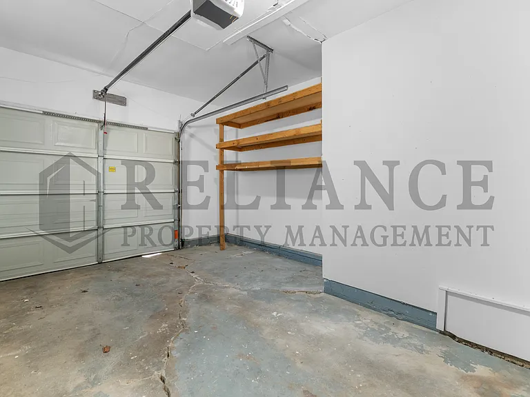 2239 S Millwood Ave — Photo 26