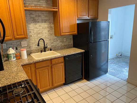 4th image of 213 Richfield Ave