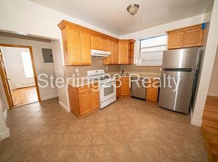 22-39 35th St #1F, Astoria, NY 11105