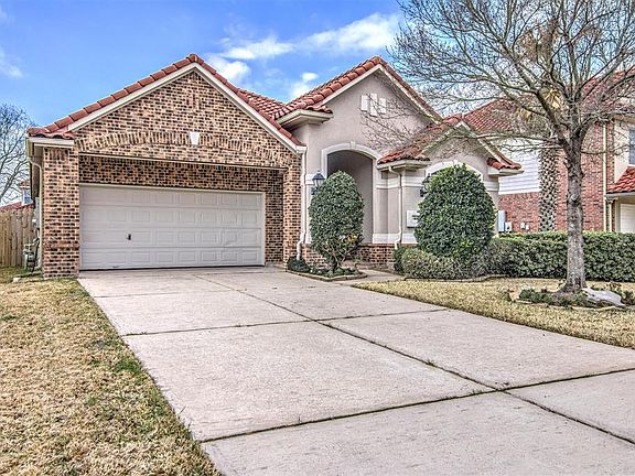 2nd image of 38 Pebble Beach Ct