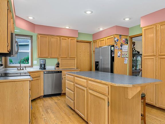4th image of 5811 82nd Av Ct W