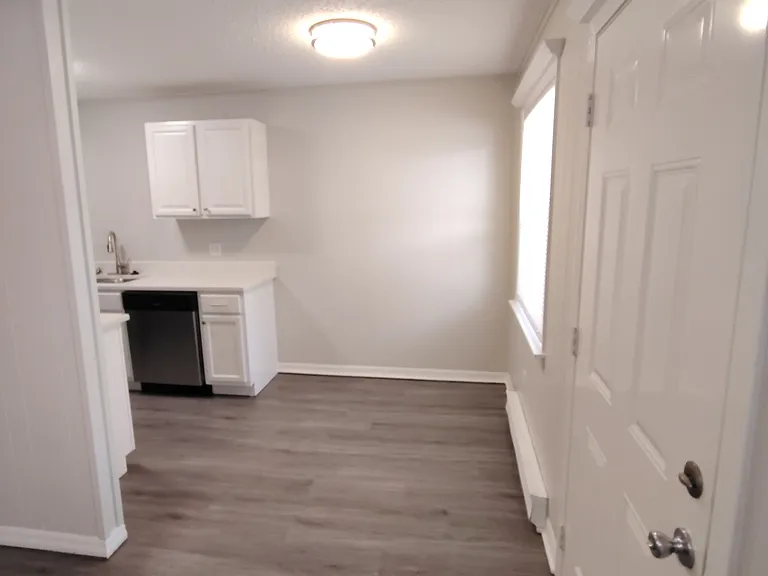 1002 W Hughes St #1 — Photo 4