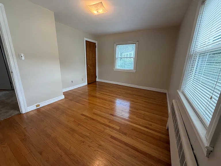 35 Rose Ave #35 — Photo 9