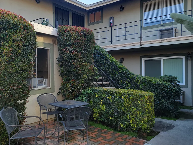 541 La Cadena Way #7 — Photo 1