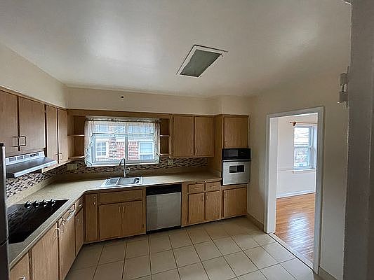 5th image of 412 Beach 122 St #2