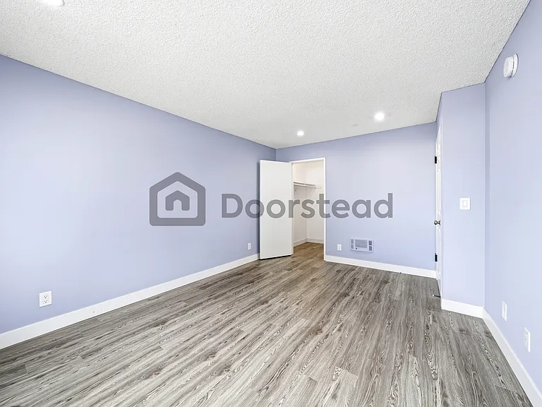 1826 S Bundy Dr #5 — Photo 15