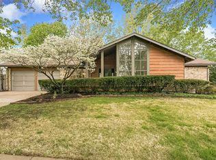 2071 Parasol Dr, Chesterfield, MO 63017
